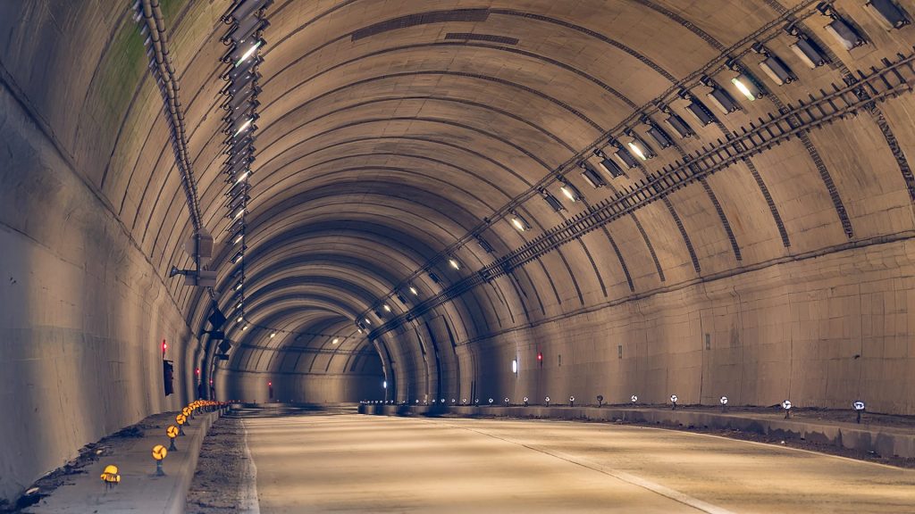 002-cdm-tunnel